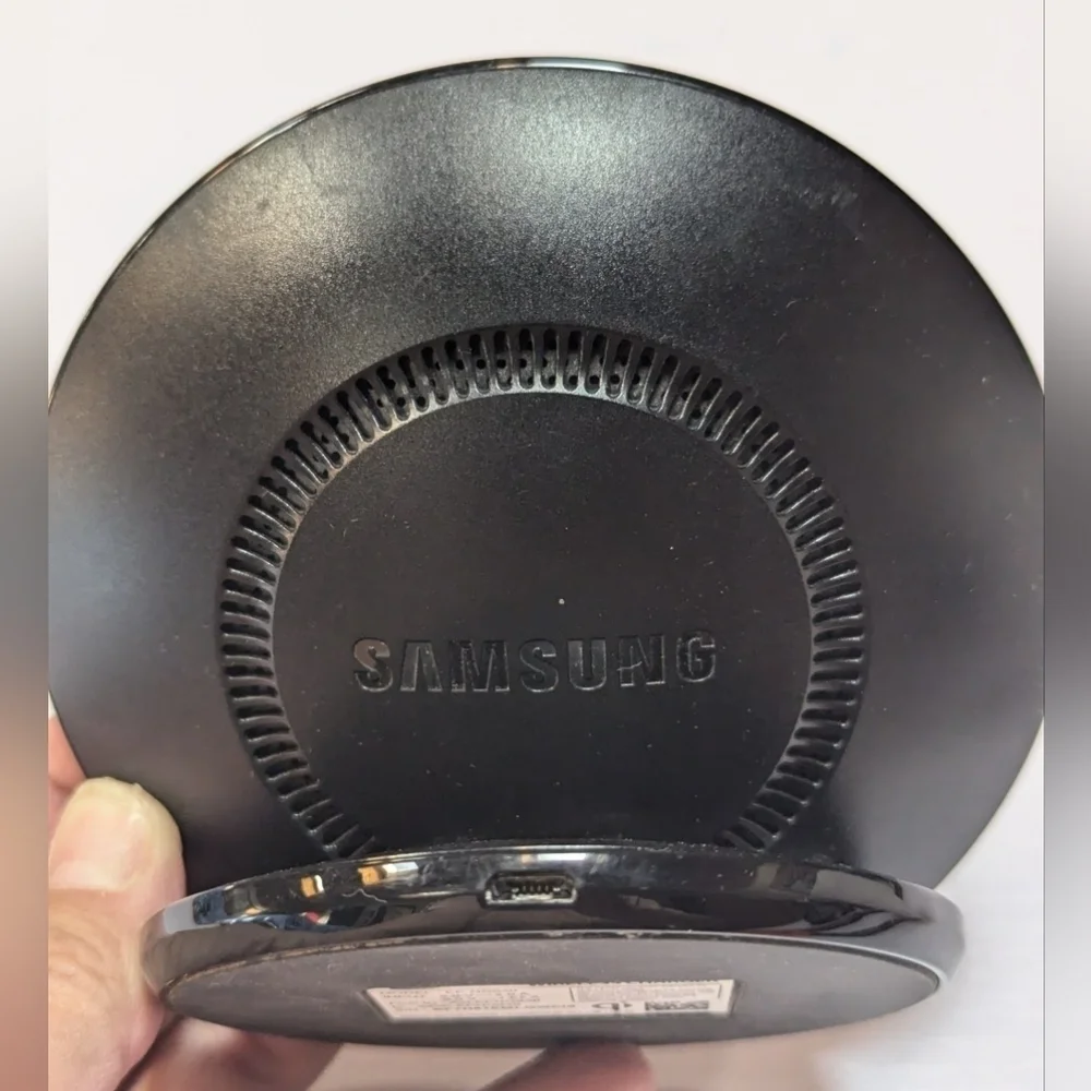 Samsung fast charge cell phone charger NO CORD